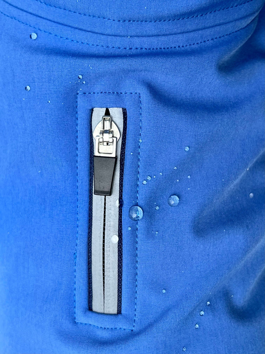 Himmelblauer Softshell-Regenmantel für Dackel